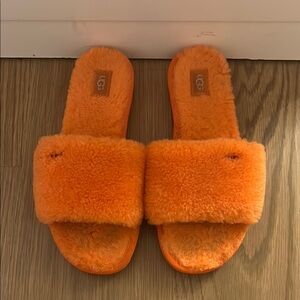 Women’s Ugg Slipper! Size 9!!!!